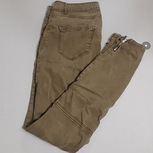 Zara Olive Green Legging Jeans w/ Zippers. Size 8